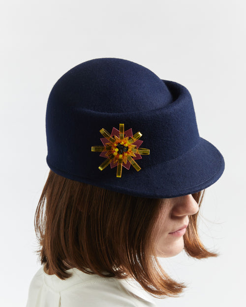 chöke felt hat in navy - Second Image